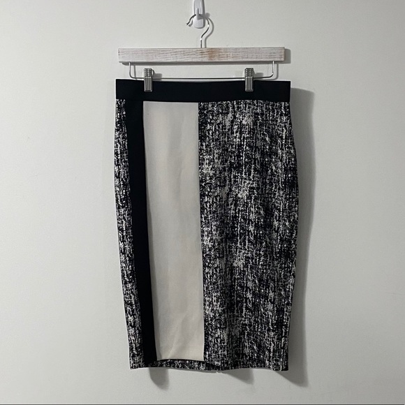 Vince Camuto Black & White Pencil Skirt | Small - Picture 7 of 7